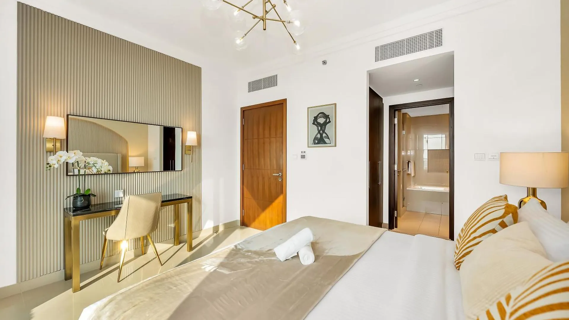 Apartment Stunning 2Br-Burj View -Connected To Dubai Mall